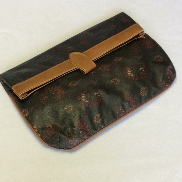 FINAL SALE PRICE Ladies Foldover Bag with Outer Zipper Pocket - Picture 2 of 4